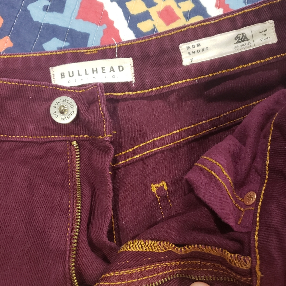 Bullhead Mom Short (Juniors) - Picture 4 of 4